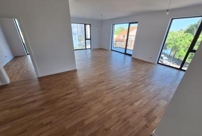 Apartament cu 4 camere în Central