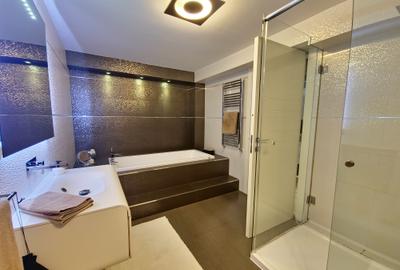 Vila deosebita  la un pas de mare mobilata si utilata - 35