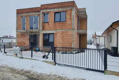 Duplex cu 4 camere în Sânnicoară