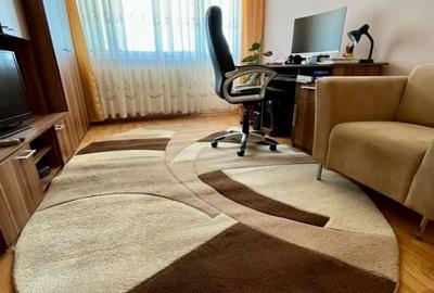 Apartament cu 2 camere decomandat, mobilat în Central