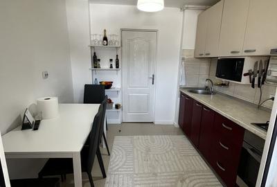 Apartament cu 3 camere decomandat, mobilat în Gorjului