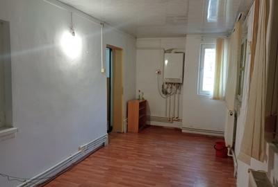 - Apartament 2 camere, Calarasi 4, parter cu balcon 15,3 mp. - 3