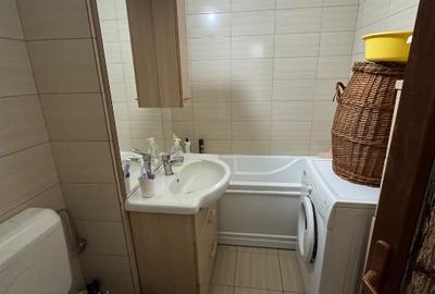 Vand apartament 2 camere , etaj 2 - 7