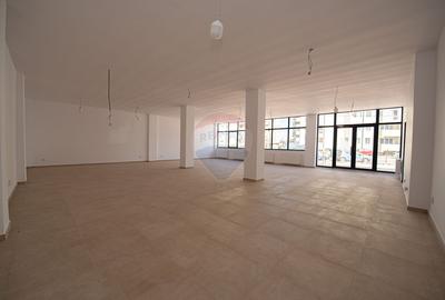 Spatiu comercial de inchiriat 186mp cu teren de 700mp Bragadiru - 1