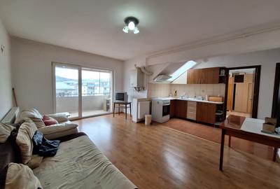 Apartament cu 2 camere semidecomandat, mobilat în Florești