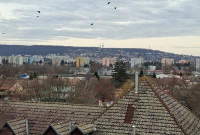 Apartament cu 3 camere,  et 4/8, 90 mp,  str Decebal/ Unirii - 10