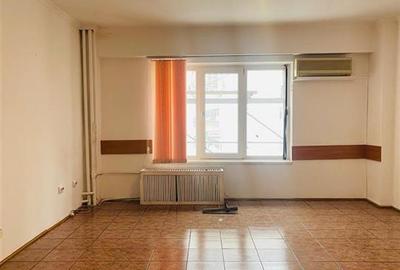 INCHIRERE APARTAMENT 3 CAMERE ZONA MALL VITAN  OCTAVIAN GOGA  SECTOR 3 - 1