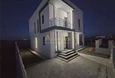 Casă cu 4 camere în Berceni