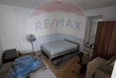 Ansamblu casa de locuit, hala productie ,spatiu de birouri si teren - 5