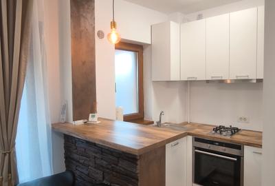 Garsonieră decomandată, mobilată în Ronaț