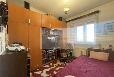 3 camere/ zona Facultatii de Litere / Parcare in curte - 4