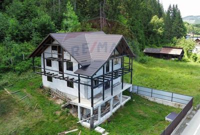 Casă de vânzare în Voroneț, Bucovina - 1