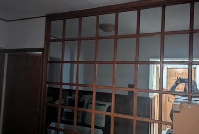 Apartament cu 4 camere decomandat în Obor