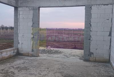 Săbăreni, casă la rosu 116 mp utili, curte 607 mp - 5