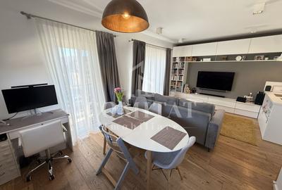 Apartament cu 3 camere semidecomandat, mobilat în Borhanci