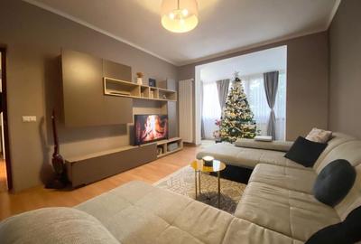 Apartament cu 3 camere decomandat în Central