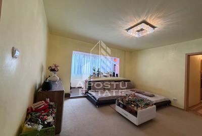 Apartament cu 3 camere, semidecomandat,centrala proprie,zona Girocului - 2
