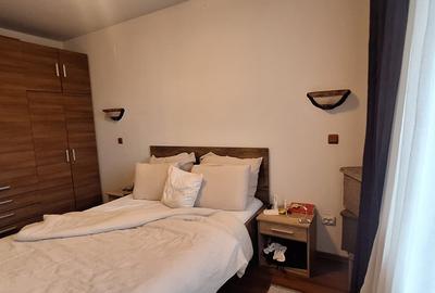 Apartament cu pod amenajat, complet mobilat, pe Strada Florilor - 10