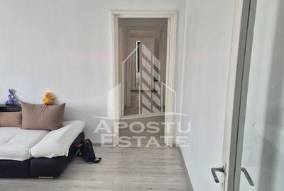 Apartament cu 3 camere,mobilat si utilat cu boxa,Bulevardul Cetatii - 7