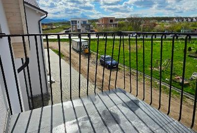 Apartament 2 camere 54 mpu.  plus balcon, parcare, bloc tip vilă, etaj 1 și 2 - 3