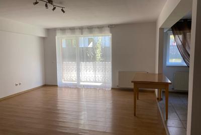 Apartament 3 camere Floresti, str. Cetatii, cu gradina de 44 mp si parcare