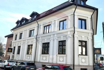 DE INCHIRIAT Spațiu comercial  100mp în zona P-ta Victoriei - 30