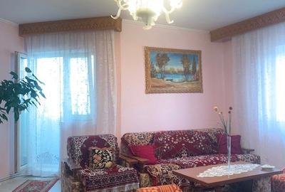 Apartament de vanzare 3 camere decomandate, 74 mp utili, str. Bucegi, Bacau