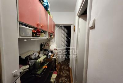 Apartament cu 4 camere, centrala proprie, etaj intermediar, zona Dacia - 7