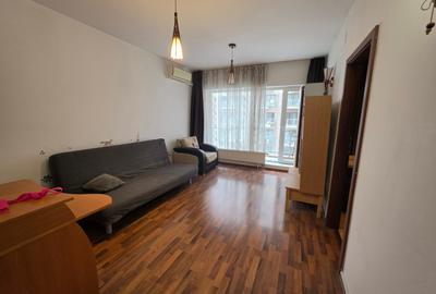 Garsonieră decomandată în Titan