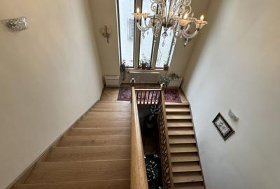 Vila istorica de vanzare in zona *Unirii* | 21 camere | curte, garaj - 38