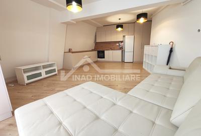 Apartament cu 4 camere semidecomandat, mobilat în Zorilor