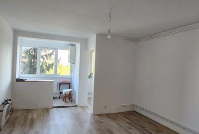 Garsoniera situata in Astra, etaj 4/9, suprafata 35 mp, renovata, libera! - 2