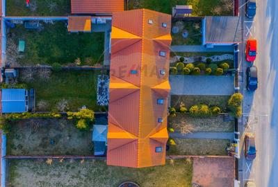 Casă / Vilă cu 4 camere de vânzare în zona Central - 52