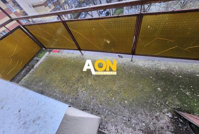 De vanzare apartament 3 camere, Cetate - 12