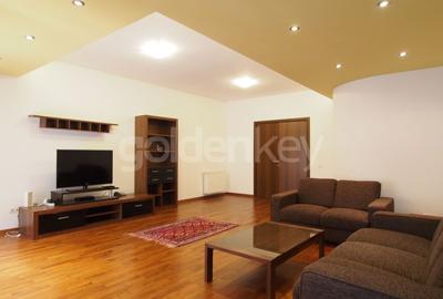 Apartament cu 3 camere langa parc, garaj - 1