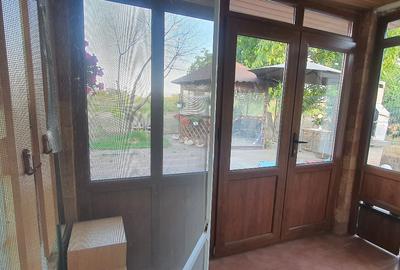 Vând casă cu  5 camere - 4
