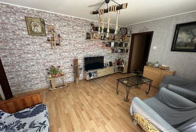De vanzare apartament 3 camere zona Titan -Piata Minis - 3