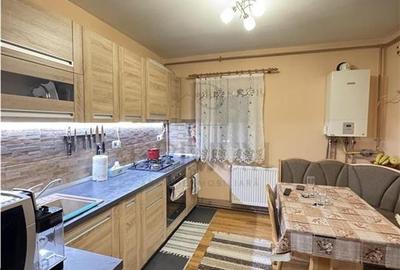 BUZIASULUI - ETAJ 1 - BLOC IZOLAT - 3 CAMERE - 2 BAI - 2 BALCOANE - CENTRALA PRO - 1