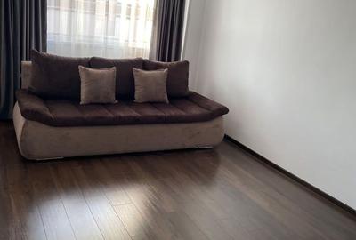 Apartament cu 3 camere decomandat în Berceni