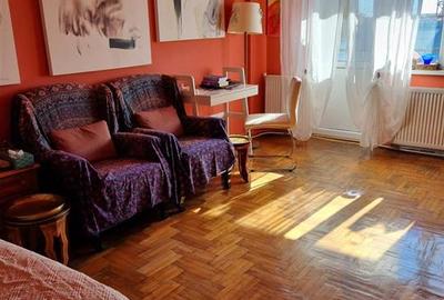 Apartament cu 3 camere decomandat în Energiei