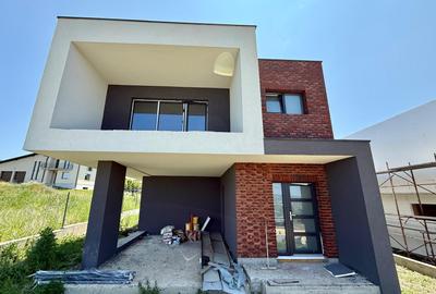 COMISION 0 - Casa individuala 4 camere 120 mp utili + GARAJ 467 teren - 1