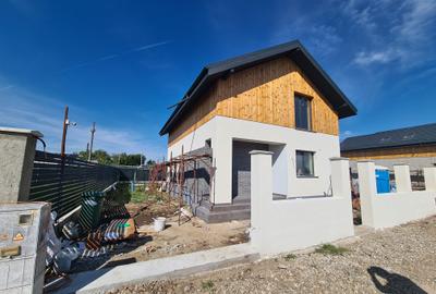 Casă individuală cu 4 camere în Nord