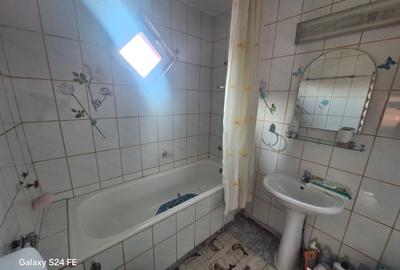 Casă cu anexă și teren generos de 1.600 mp – de vânzare în Dobreni - 10