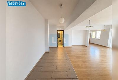 Apartament cu 3 camere semidecomandat în Plopilor