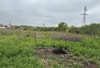 Teren intravilan  3447 mp, cu casa modesta, Desch. 30 m, str. Gr. Alexandrescu - 13