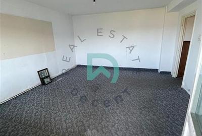 Apartament cu 3 camere decomandat în Scriitorilor