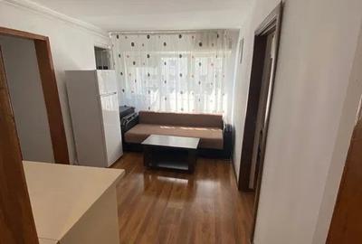 Apartament cu 3 camere decomandat, mobilat în Vitan