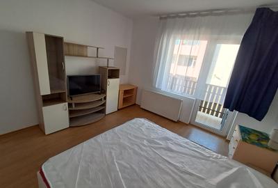 Apartament cu 2 camere semidecomandat, mobilat în Florești