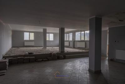 Spatiu comercial de 175mp, ideal pentru showroom, birouri sau depozitare - 3