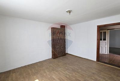 Casă  cu 3 camere, teren intravilan de 1300mp în Ipotești Tișăuți, SV - 16